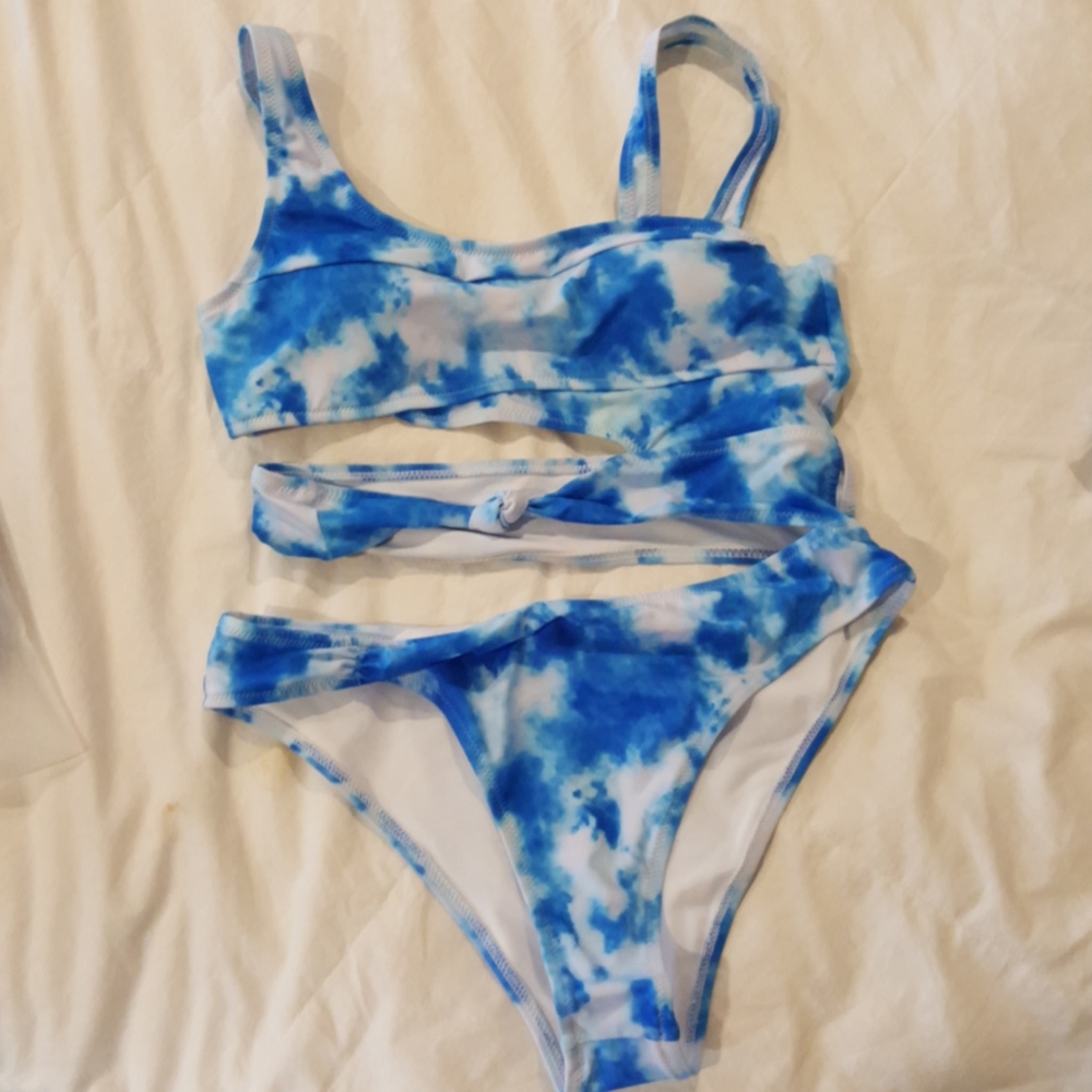 😍Reserved 😍 LAST 1 - Blue Tie Dye Cloud Swim Med - Picture 7 of 7